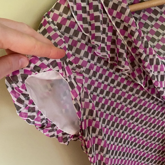 BANANA REPUBLIC 💯% Silk Tie Blouse - Picture 5 of 10